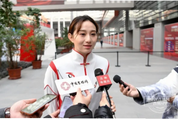 花游名将梁馨枰如何成就水中传奇？